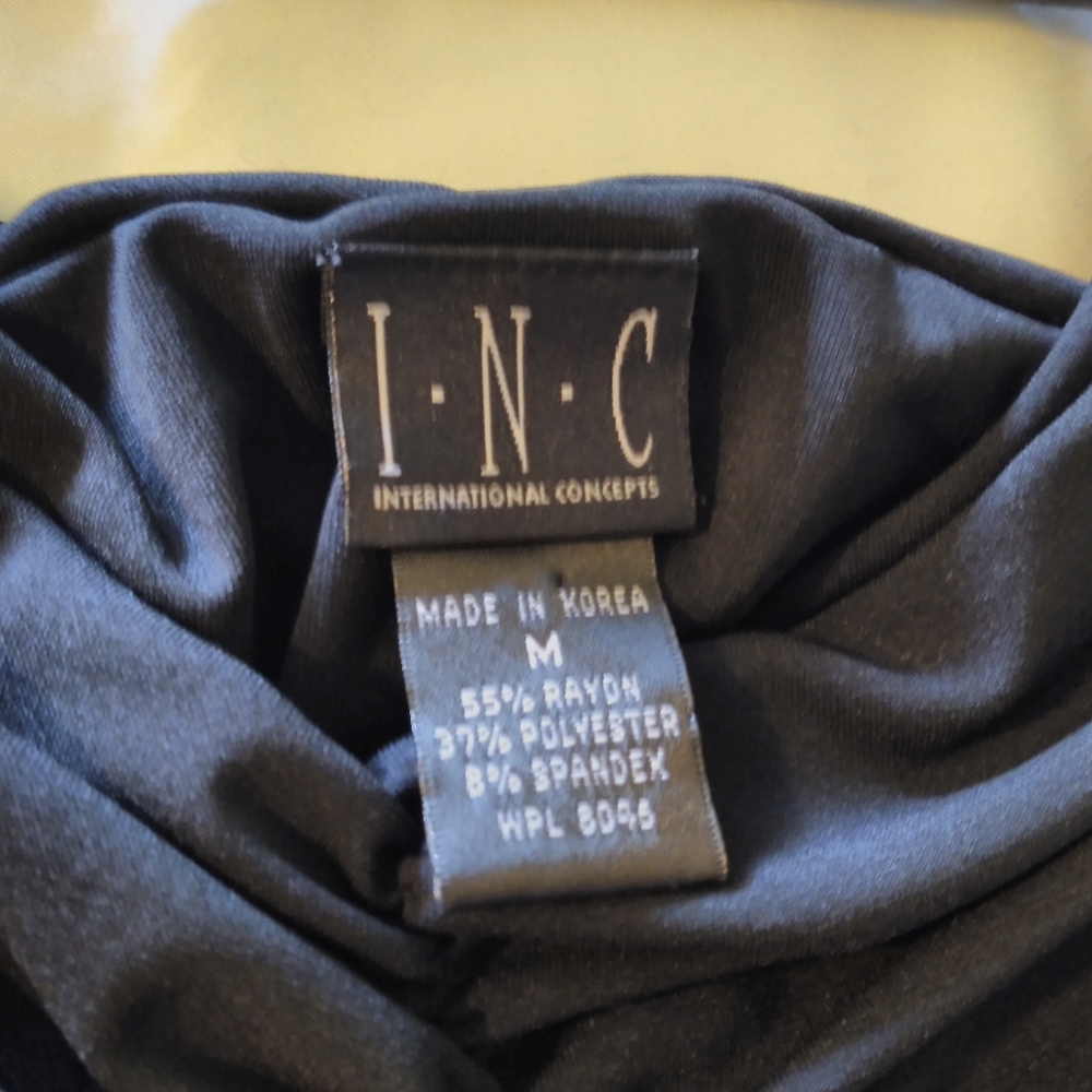 Blouse INC Size M and color black - Picture 2 of 3